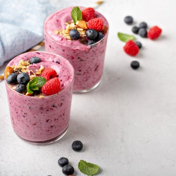 blenders nutribullet pro 900 glasses of smoothies red fruits berries